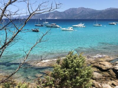 joana corse vedettes au mouillage