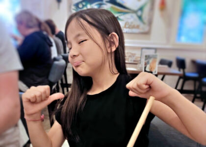 2023 estelle arrose sa medaille de cross(paysage)