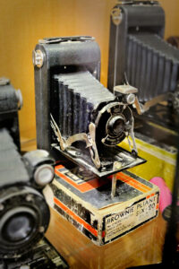 Kodak Brownie de mon papa, avec lequel j'ai commencé à prendre des photos vers 1956