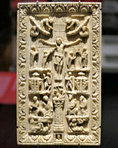 lotharingie (103 plaque de reliure metz 10e siecle museede la cour d'or)