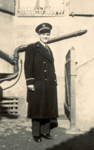 1956 en Uniforme de l'ENP de Metz (en 4eme industrielle)