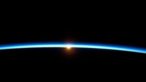 horizon fine couche atmospherique (© nasa station spatiale équipage sts 129