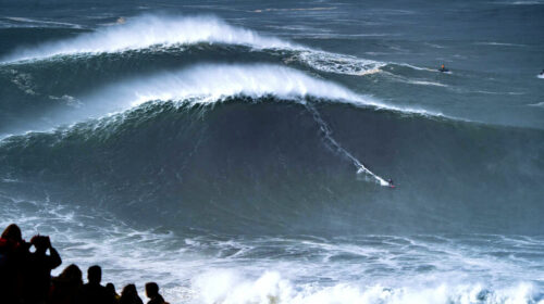 2020 surf nazare justine dupont grosses vagues