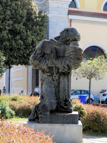 blk albanie shkodra 1661 a la memoire des 40 victimes religieuses du regime communiste