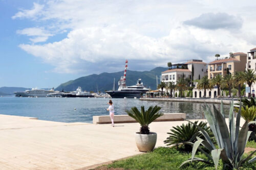 blk montenegro budva (le monaco du pays) 1166