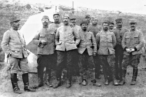 emile boutant balkans cegeli 4 1 1917 (5e a droite) fleche