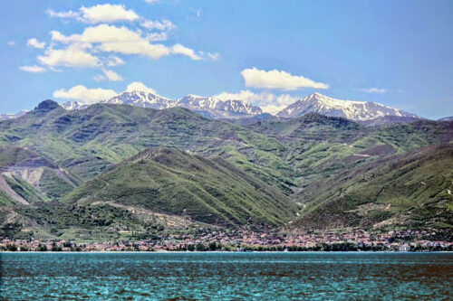 blk macedoine ohrid lac montagne enneigee
