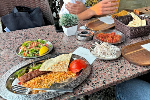 2025 julien istanbul repas typique