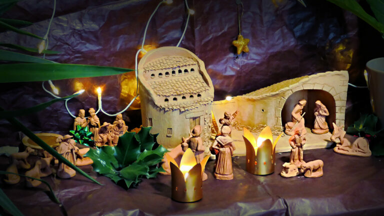 2025 creche joyeux noel des kirsch