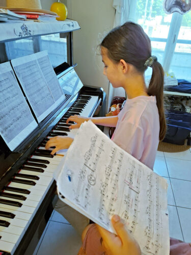 2026 estelle au piano