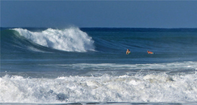 Surf à Nexpa, Michoacan, Mexique